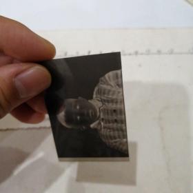 小男孩照片底片各一张