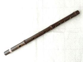 上海民族乐器一厂“敦煌”牌竹笛，上世纪生产的手工精品库存笛子，完好无瑕疵，做工精美用料扎实，不可多得的乐器精品。紫竹笛，F调。