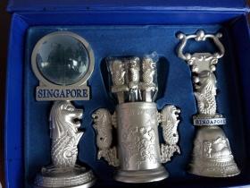 【新加坡纪念品套装】三件：含开瓶器+果叉1套＋摇铃
