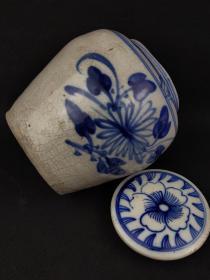 清代中期“青花罐”，全品完整无破损，手工制胎、发色纯正，其形清晰可见！
