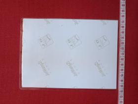 海口市新坡镇人《海南省海口旅游职业学校2009级0929班毕业生：杨帆小姐旅游张家界九天洞景区、凤凰古城与好友合影过塑照片2张》2014年5月-6月