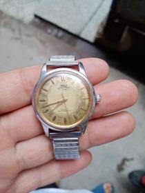 老机械手表，Prely普雷利牌
现在还可以走动
表针像是镀金