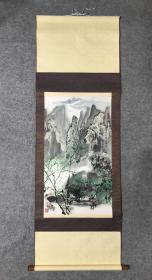 著名书画家、中美协会员 陈鹏同 1989年山水画《漓江春雨》，山东菏泽人，纸本立轴，高档日式装裱，日本回流，画心78*45cm