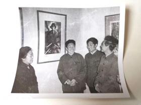 八十年代初版画家吳俊发、张新予、朱琴葆等于南京江苏省美术馆展厅