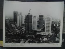 22、上海经济技术开发区新崛起的建筑群（社会主义中国在前进 新华社新闻展览照片1991年）