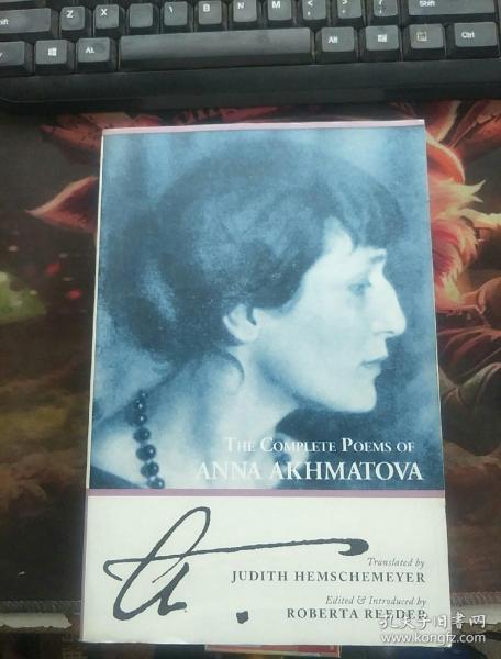 The Complete Poems of Anna Akhmatova（《安娜阿赫玛托娃诗歌全集》