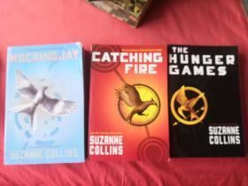 The Hunger Games Trilogy Box Set (Books 1-3)饥饿游戏，套装共三册(外盒有破损，书完好无损  实物拍摄，请注意查看图片)