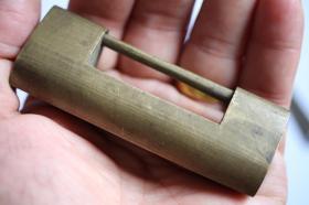清朝民国时期 横开铜锁 带钥匙