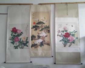 徐文生 国画 仙鹤吉祥图 一张 李少英 国画 牡丹 二张 三张打包一齐走1500元 零拿每幅600元 ‌品相8品 ‌ 顺丰到付