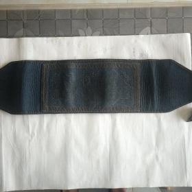 绣品，带刺诱的老物件，应该是装银票之类的物件，尺寸69.5宽18Cm。