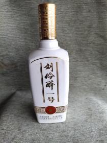 漂亮刘伶醉一号酒瓶一个，7.5*6*24CM