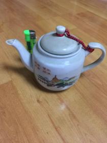 茶壶（70年代、瓷器）