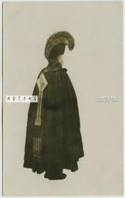 民国时期藏族喇嘛服饰的背影老照片---新景社明信片