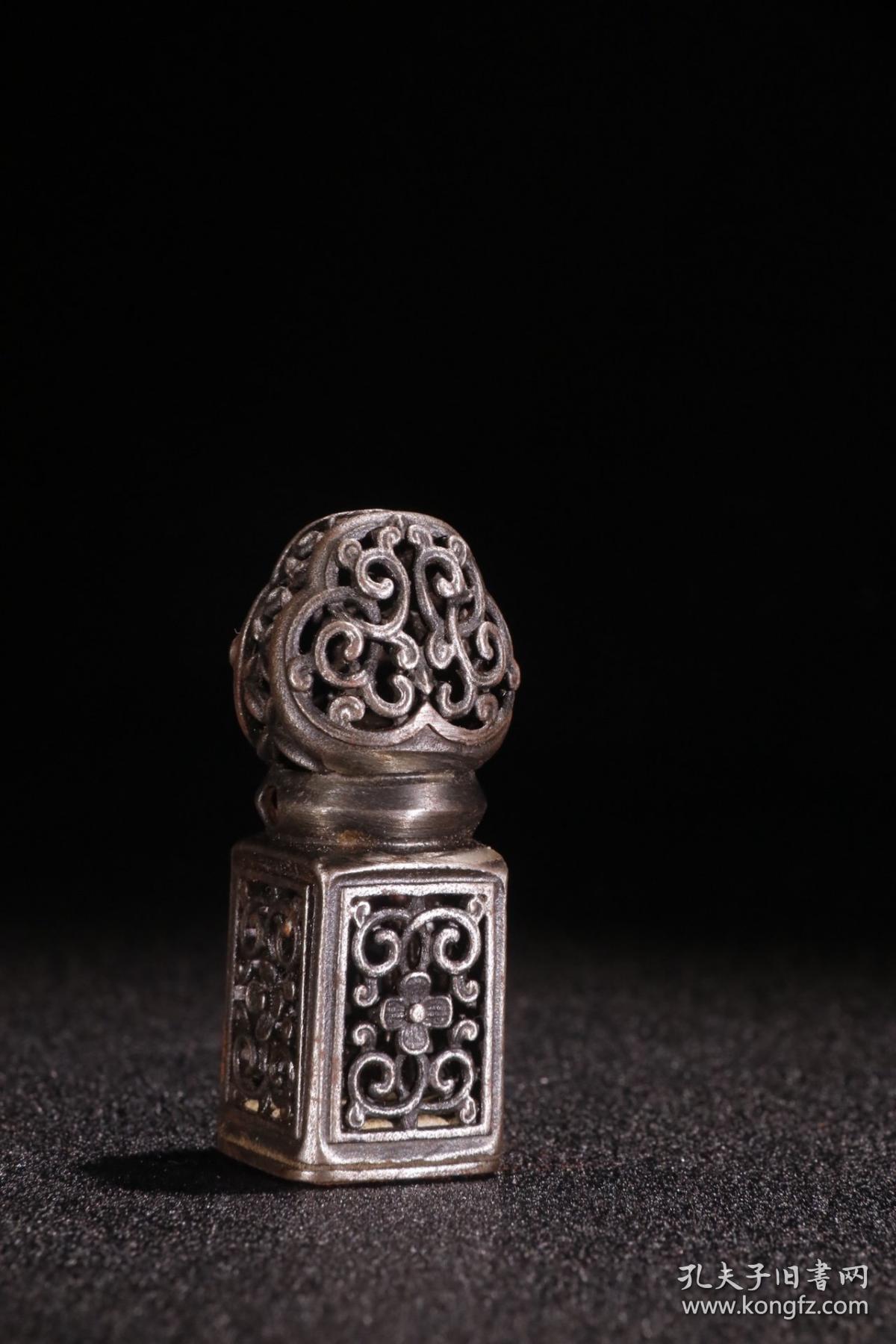 点击查看原图 高年份 爆老藏传 天铁印章