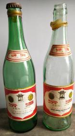 70年代“汾酒”酒瓶一对不同（山西杏花村汾酒厂）！