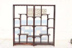 多宝阁一对,老榆木老料新做,难得保存完好,适合别墅,会所,文房装修必备,
   尺寸  高200,宽100.。木质,上乘榆木制作。
   现货  价优!值得收藏!