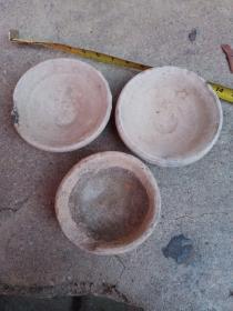 老陶瓷器三个。
