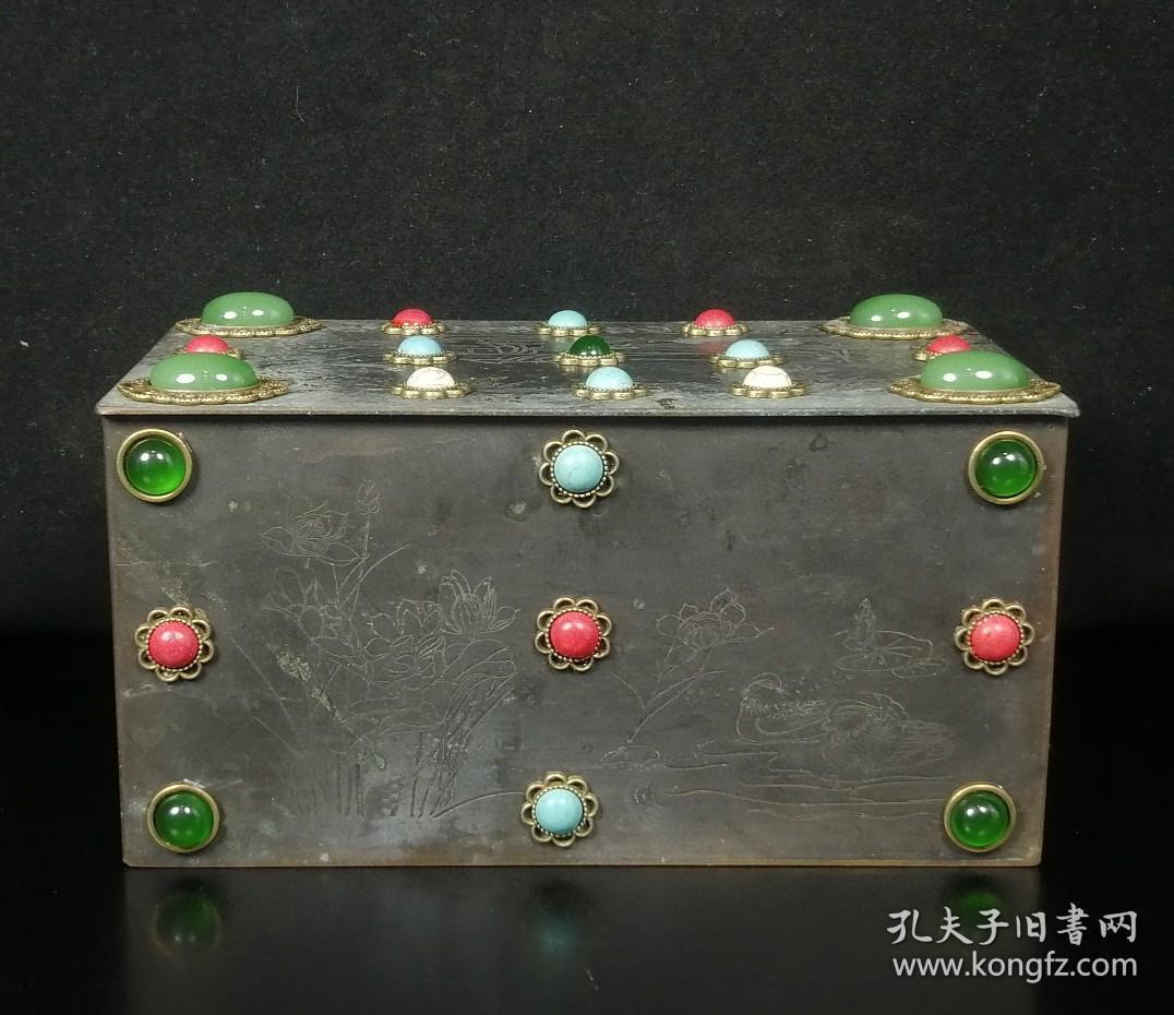 老铜镶宝石盒子