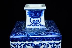 清乾隆年青花缠枝莲四方梅42*14cm