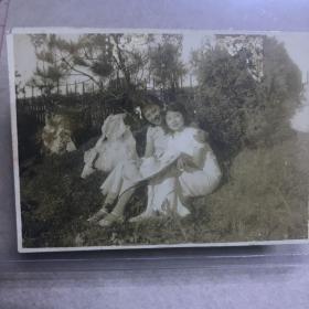 G 民国时期老照片 姐妹合影照