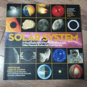 Solar system the visual exploration of the planets,moons,and other heavenly bodies that orbit our sun天文图册 科普图书 月亮 卫星