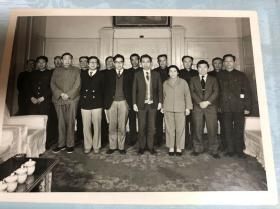 1981年5月，日本流通研究大学教授访华团到哈尔滨商学院进行学术交流照片共七张(买家自鉴，售后不退)