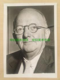 1941年，纳尔逊·詹森 Nelson Trusler Johnson，美国外交家，于1929年至1941年任美国驻华大使，任期长达十二年。