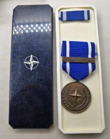 北约前南斯拉夫科索沃优秀服役奖章一对原盒