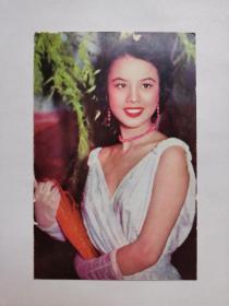 钟情（1933年6月12日－），出生于1933年，一说1932年。原名张玲麟，英文名Ching Chung，因为母亲姓钟，便取艺名为钟情，是一位香港女演员兼画家。 钟情是湖南湘乡人，1933年6月12日出生于湖南长沙，1949年共产党建政后来到香港。1952年，张玲麟报考了香港的泰山影片公司的演员训练班，开始了她的演员生涯。