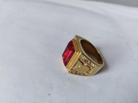 少见的红宝石戒指