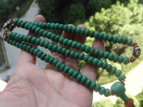 绿松石蜜蜡天珠玛瑙项链--尺寸：每个绿松石珠子0.7x0.4cm重：70.1g喜欢的可联系