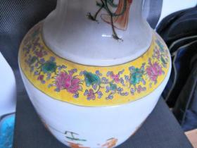 清瓷花瓶