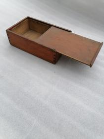 一个木头小盒子，做工精致漂亮，（包邮）