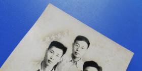 1956、58年 学生合影 —— 太原会见留念（7.5*6cm）、太原福利照相馆（9.5*8.5cm）！