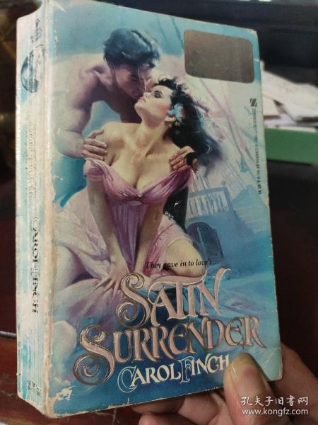 【英文原版】SATIN SURRENDER（32开）