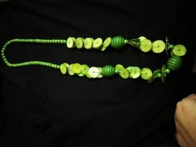 绿色森林风毛衣长链链，木球珠和螺贝珠