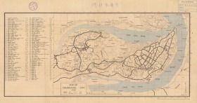 （民国1943年）《重庆老地图》（ 原图高清复制）民国重庆市老地图。全图英文标注，图中各机关单位标注序号，左侧附地名表，请看各个大使馆及机关。图名 Map of CHUNGKING 是邮政拼音。重庆市地理地名历史变迁重要史料。裱框后，风貌佳。