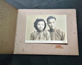 民国老照片，折叠衬板，上海王开照相馆，情侣合影老照片，美品