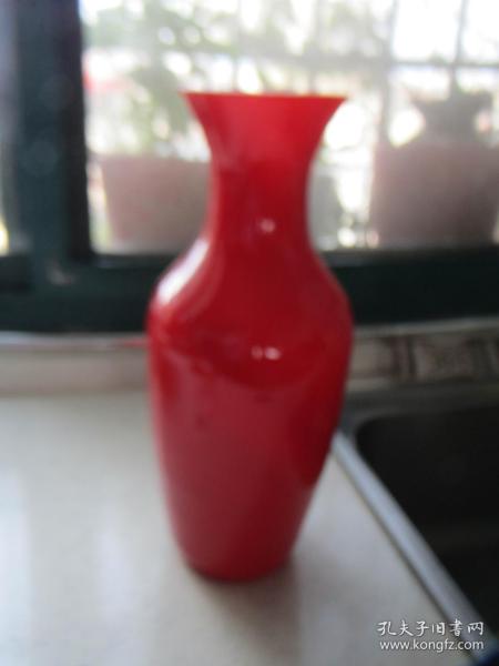 珊瑚红老玻璃花瓶