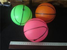 上世纪90年代三种色小皮球品相佳弹性好库存未使用。
