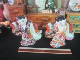 上世纪70-80年代景德镇瓷出口招财进宝人物造型瓷雕一对好品民俗物件。
