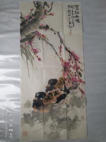 著名花鸟画家孙艺群《春江水暖》山东省美术家协会会员，山东画院画师，1956年生于济南，1979年毕业于山东工艺美术学院，擅长写意花鸟画，尤崇当代国画大师李苦禅先生绘画艺术，著名画家王炳龙先生学生，作品多次在全国各大城市巡回展出，被省美术馆等单位收藏！