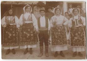 早期 1900-20s 空白明信片/照片 手拿鲜花的民族青年男女 服饰 头饰 CARD-K179 DD