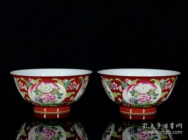 清康熙珐琅彩寿桃花卉纹碗
尺寸高7.3宽15.6厘米