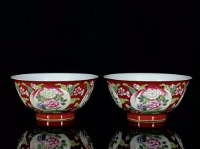 清康熙珐琅彩寿桃花卉纹碗
尺寸高7.3宽15.6厘米