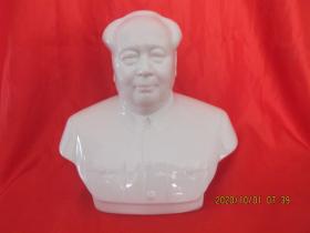 毛主席陶瓷座像   高约20厘米左右   具体尺寸见图