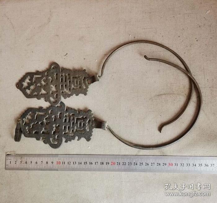 镂空雕喜字铜帐钩一对