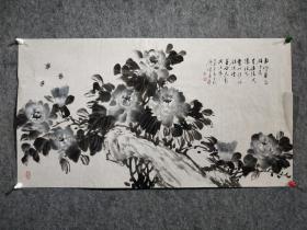 【邓义伦】中国老年书画研究会会员，中国书法研究院艺术委员，四川省书法家协会会员，四川省美协会员，四川省省直机关老年书画协会会员，成都市老协诗书画研究会理事，四川省中山文化艺术研究会国画研究会创作室画师，成都市民健老龄委诗书画顾问三尺整纸花鸟画 软件，画心尺寸99*94厘米
