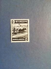 外国邮票  孟加拉邮票 1973年 牛 耕田的农夫 （无邮戳新票)