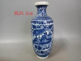 清代传世青花瓷瓷瓶